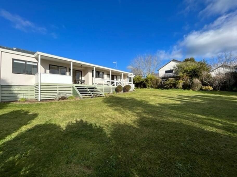 Family Perfect, Winter Getaway, Secure Yard, Parking, Mountain Bikes, Arcade Villa Rotorua Bagian luar foto
